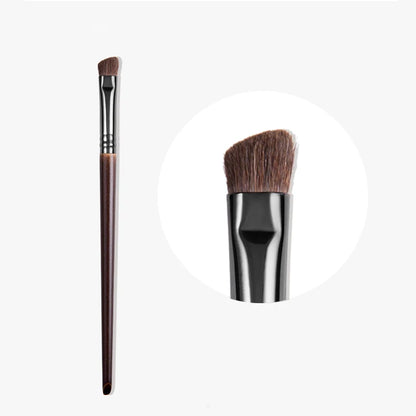Natural Goat Hair Eyeshadow Brush – Blending & Crease Tool (1pc)