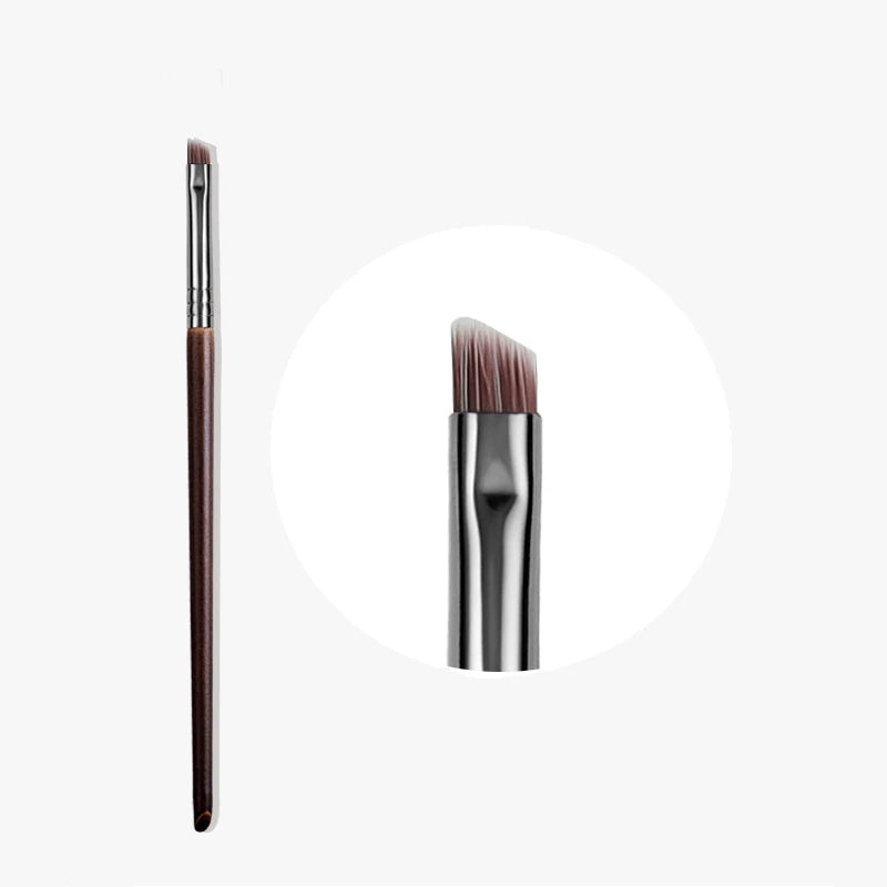 Natural Goat Hair Eyeshadow Brush – Blending & Crease Tool (1pc)