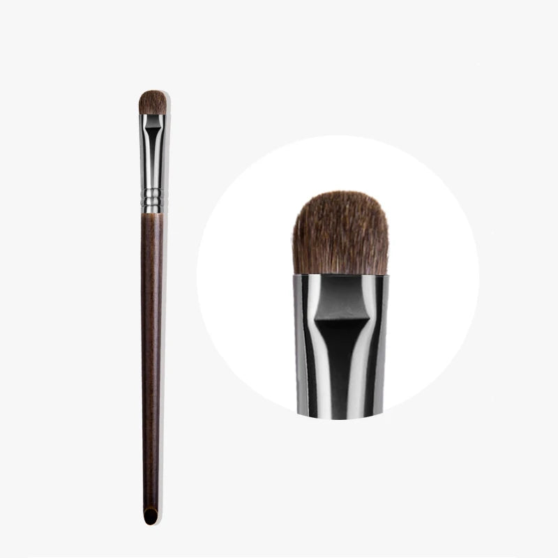 Natural Goat Hair Eyeshadow Brush – Blending & Crease Tool (1pc)