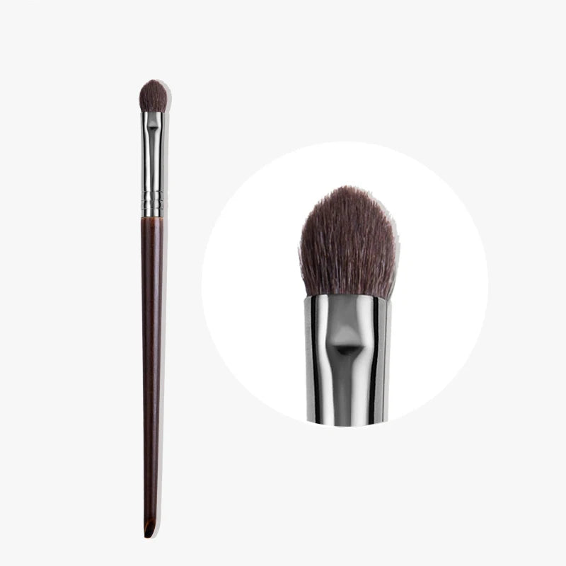 Natural Goat Hair Eyeshadow Brush – Blending & Crease Tool (1pc)