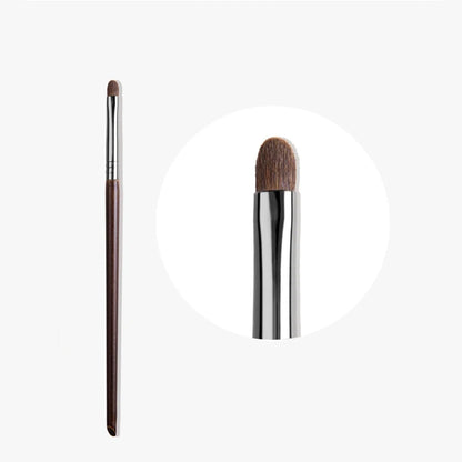 Natural Goat Hair Eyeshadow Brush – Blending & Crease Tool (1pc)