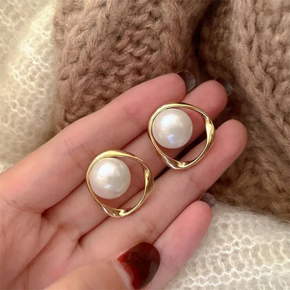 Pearl Heart & Round Stud Earrings – Elegant Imitation Pearl Jewelry
