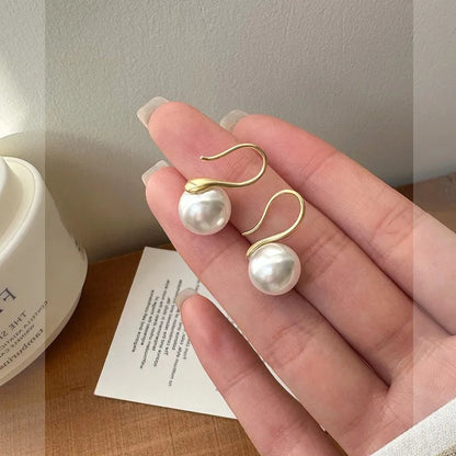Pearl Heart & Round Stud Earrings – Elegant Imitation Pearl Jewelry